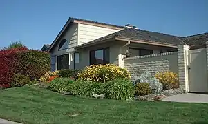 Salinas - An average 1,400 sq ft (130 m2) home in North Salinas