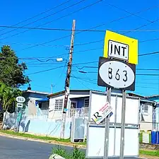 Signs for PR-863 at the northen terminus of PR-819 in Candelaria, Toa Baja
