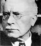 An older, bespectacled Carl Jung