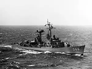 USS Mullinnix (DD-944) underway in the Mediterranean Sea 1970