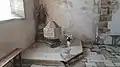 Cuve baptismale octogonale du XVe&nbsp;siècle.