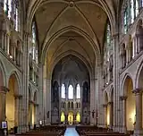 La nef en direction du chœur.