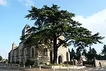 L'église Saint-Hilaire.