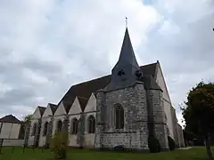 Façade nord de l'église Saint-Pierre.