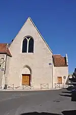 La façade de l'église.
