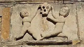 détail de la porte du XVIe&nbsp;siècle de l'église.