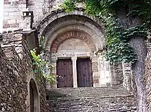 Porche de l’église Notre-Dame.
