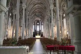 La nef de l'église du Sacré-Cœur