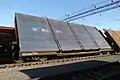 Plaques de tôle de grande dimension, transportées sur des wagons spéciaux en Russie.