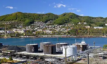 Réservoirs au port de Nakhodka.