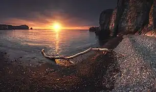 Lever de soleil sur la baie.