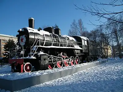 Locomotive El-629 où il serait mort, exposée à la gare d'Oussouriïsk.