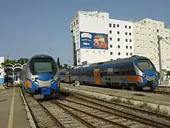 Deux AMT 800 en gare de Nabeul prêts au départ.