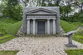 Crypte de la famille Brynner.