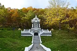 Chapelle sur la colline.