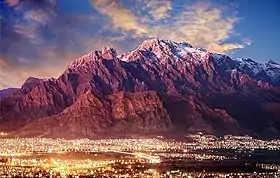 Le mont Parâw (3&nbsp;451&nbsp;m).