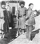 Dans les années 1900, des milliers de résidents chinois de l'ancien territoire chinois de Mandchourie extérieure sont massacrés par les forces russes.