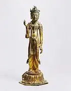 Le Bodhisattva Avalokiteshvara. Bronze doré, H. 32&nbsp;cm. Première moitié du VIIe&nbsp;siècle. Musée national de Corée