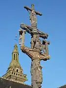 Le Tréhou : le calvaire de l'enclos paroissial, partie sommitale.