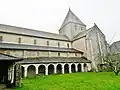 Le cloître de l'abbaye de Locmaria.