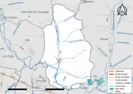 Carte en couleur présentant le réseau hydrographique de la commune