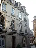 Hôtel Saint-GeorgesFaçades sur rue, toiture, boiseries anciennes du 1er&nbsp;étage et escalier