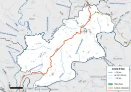 Carte en couleur présentant le réseau hydrographique de la commune