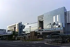 Devant le terminal de la gare de Kyoto