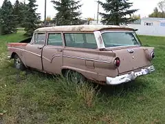 Rare version dépourvue de bande dorée entourée de chrome.