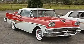 Ford Fairlane 500 Skyliner