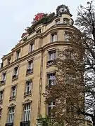 No&nbsp;1 (façade donnant sur la rue Maspero).