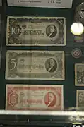 Billets de 3, 5 et 10.