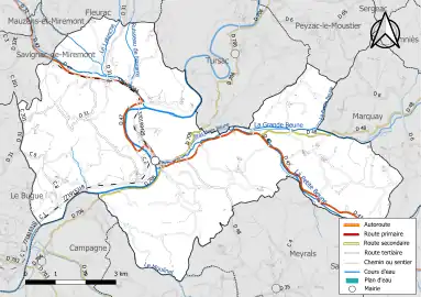 Carte en couleur présentant le réseau hydrographique de la commune