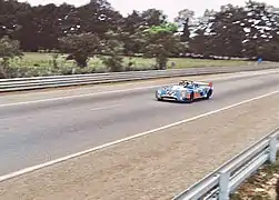 Jean-Pierre Jaussaud au volant de la Matra MS670B No&nbsp;12 dans la ligne droite des Hunaudières lors des 24 Heures du Mans 1973.