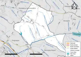 Carte en couleur présentant le réseau hydrographique de la commune