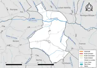 Carte en couleur présentant le réseau hydrographique de la commune