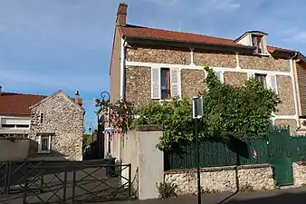 Maison en meulière.