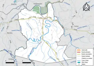 Carte en couleur présentant le réseau hydrographique de la commune