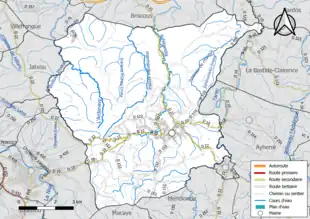 Carte en couleur présentant le réseau hydrographique de la commune
