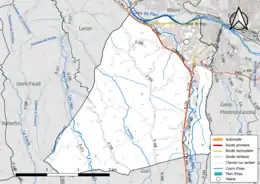 Carte en couleur présentant le réseau hydrographique de la commune