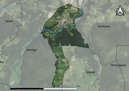 Photo aérienne en couleurs de la commune.