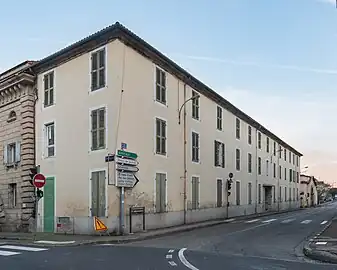 Carrefour rue du 8-Mai-1944 et rue Armand-Dulamon