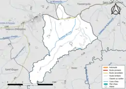 Carte en couleur présentant le réseau hydrographique de la commune
