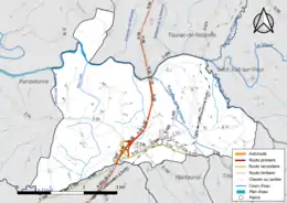 Carte en couleur présentant le réseau hydrographique de la commune