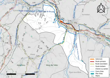 Carte en couleur présentant le réseau hydrographique de la commune