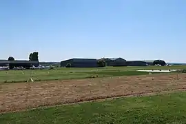 L'une des voies de circulation.