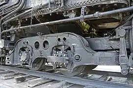 Le bissel « Delta » à deux essieux de la 242 no&nbsp;3759 de l'Atchison, Topeka and Santa Fe Railway.