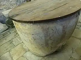 Baptistère du XIIe&nbsp;siècle.