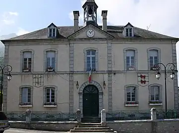 La mairie.