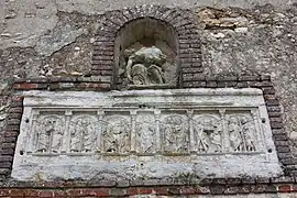 Détail de la façade de l'église.